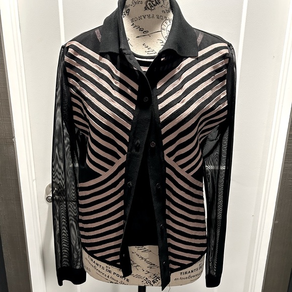 Exetera Tricot - tank and sheer long sleeve top. - Picture 4 of 5